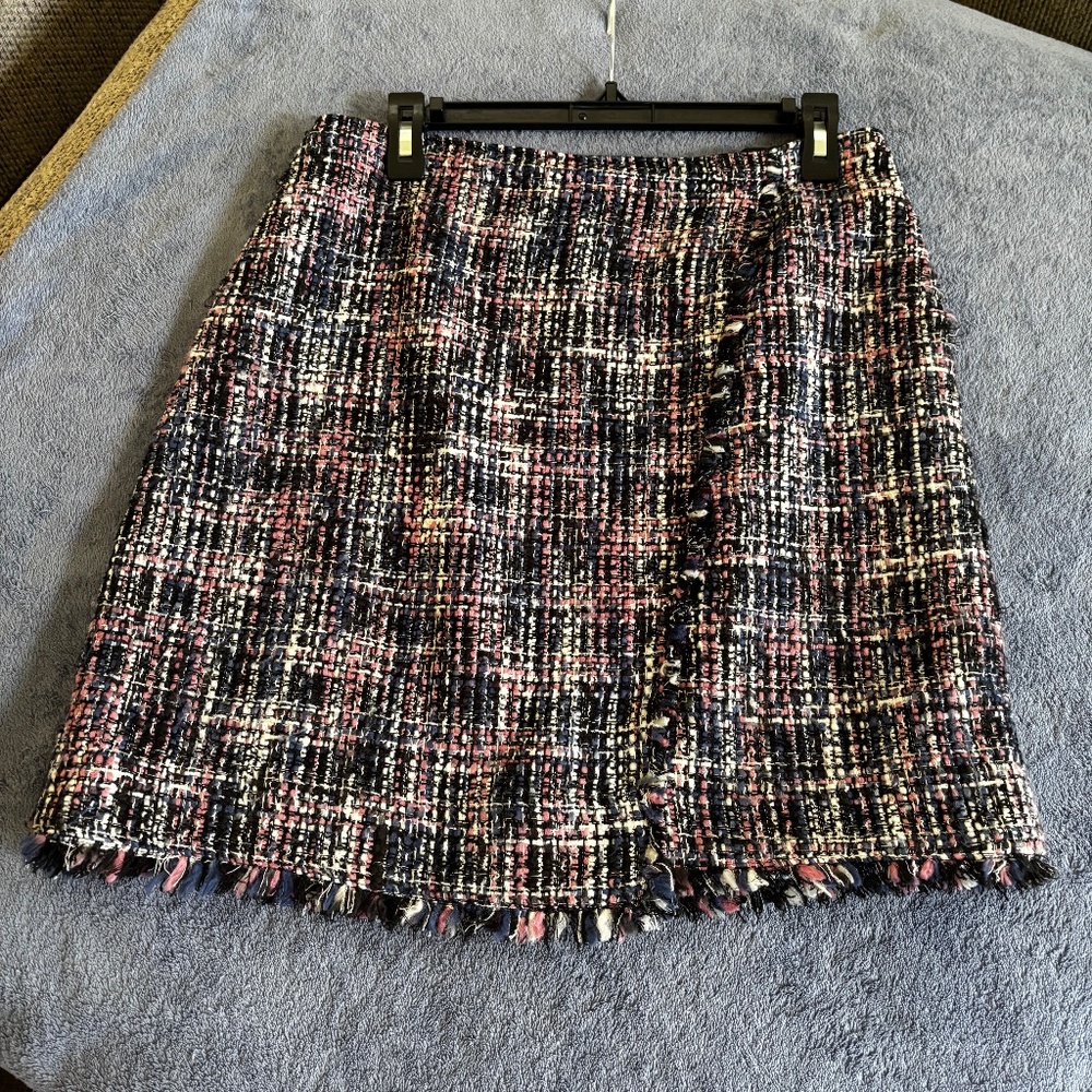 Loft. Pink and blue faux wrap tweed mini skirt. Size 6.